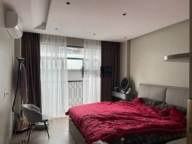 Bán nhà Gốc Đề cách ô tô đỗ 20m, gần phố, thang máy, 40m2, 6 tỷ, 5.6tỷ