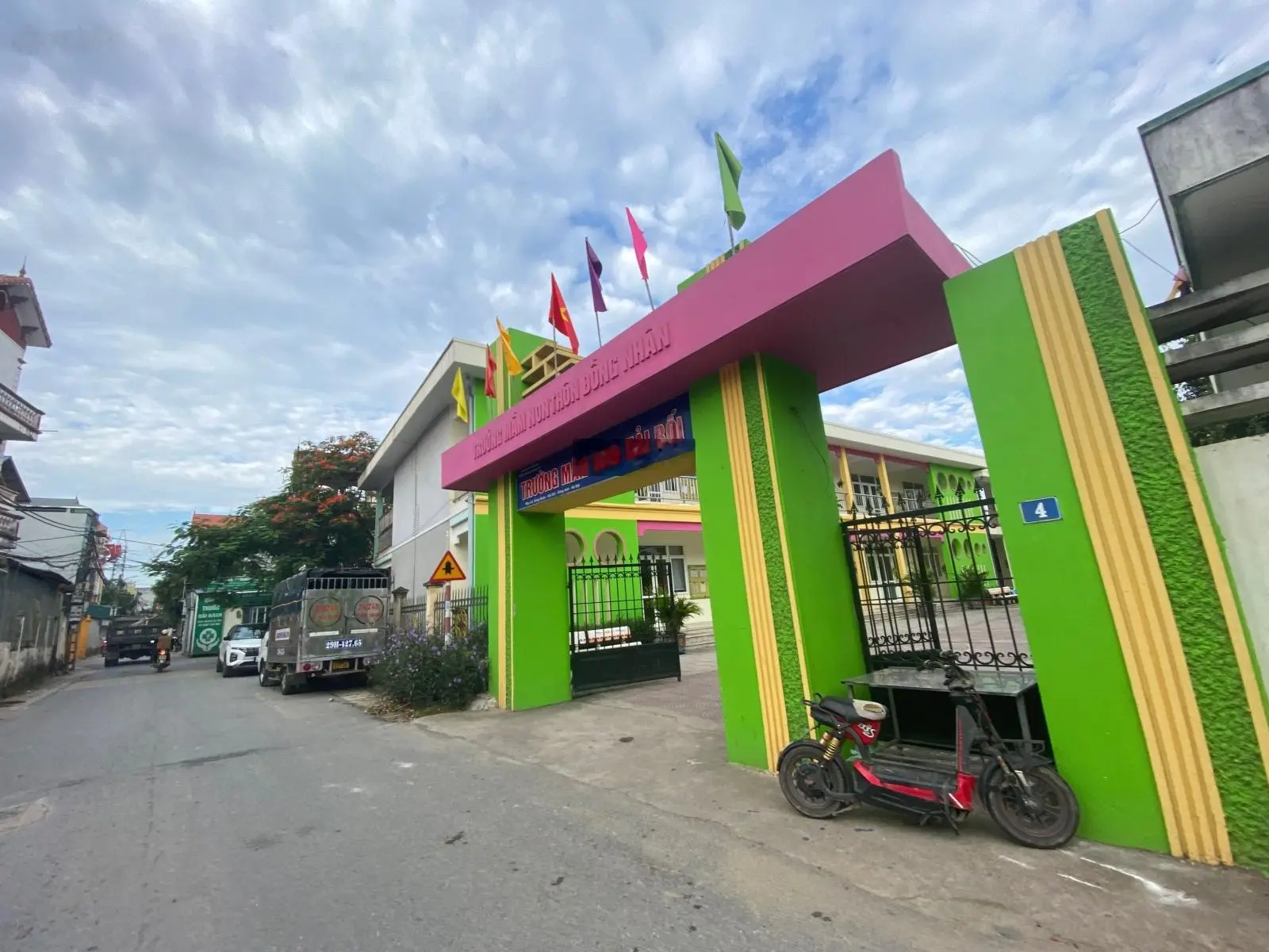 Bán 55m2 thông số đẹp, ô tô nằm trong nhà, sát thành phố thông minh giá 3,45 tỷ (có thương lượng)