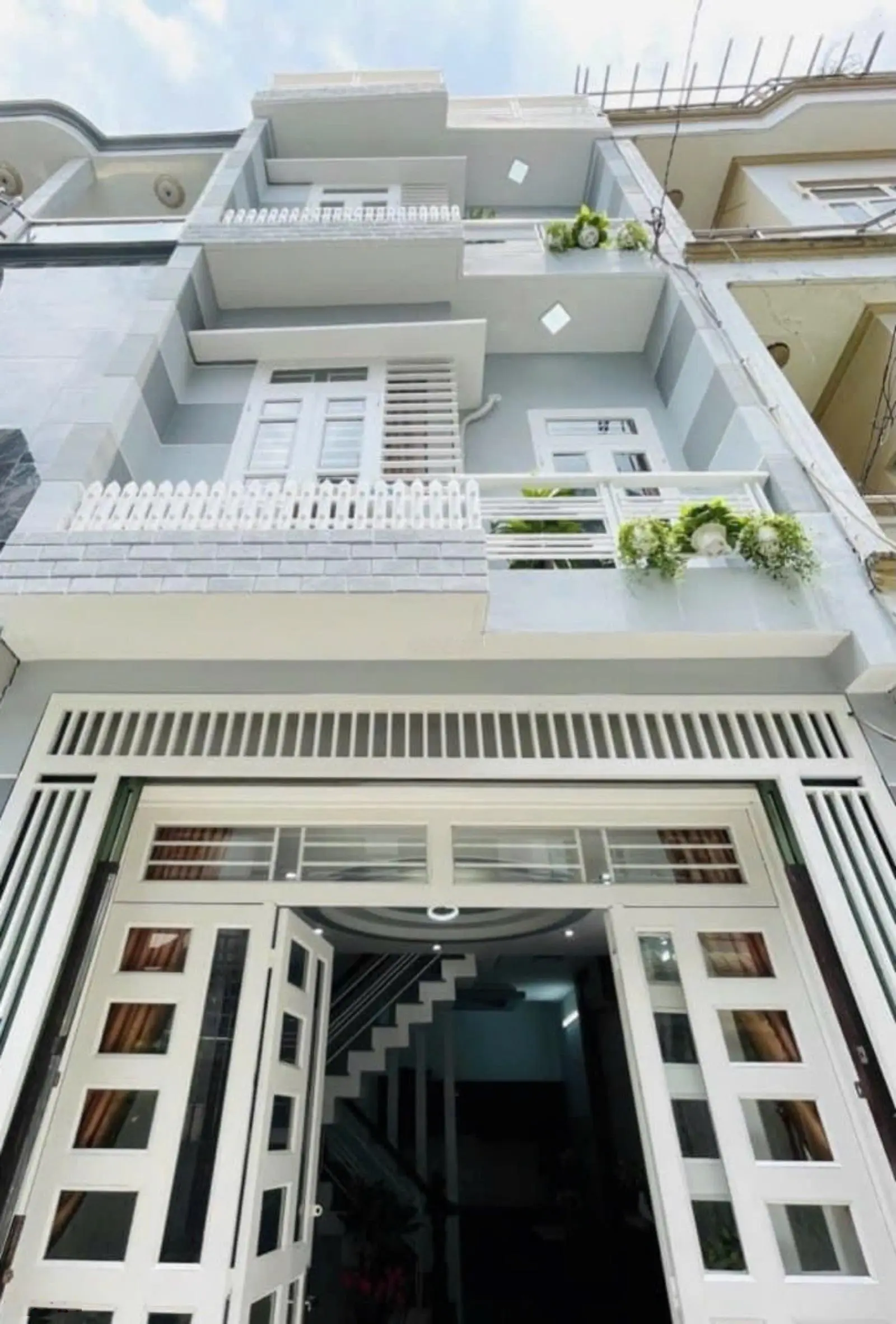 Cần bán nhanh căn nhà Full nội thất ở Đường Trần Huy Liệu, P15, Phú Nhuận. DT 64,6m2, nhà 1T2L, 4PN