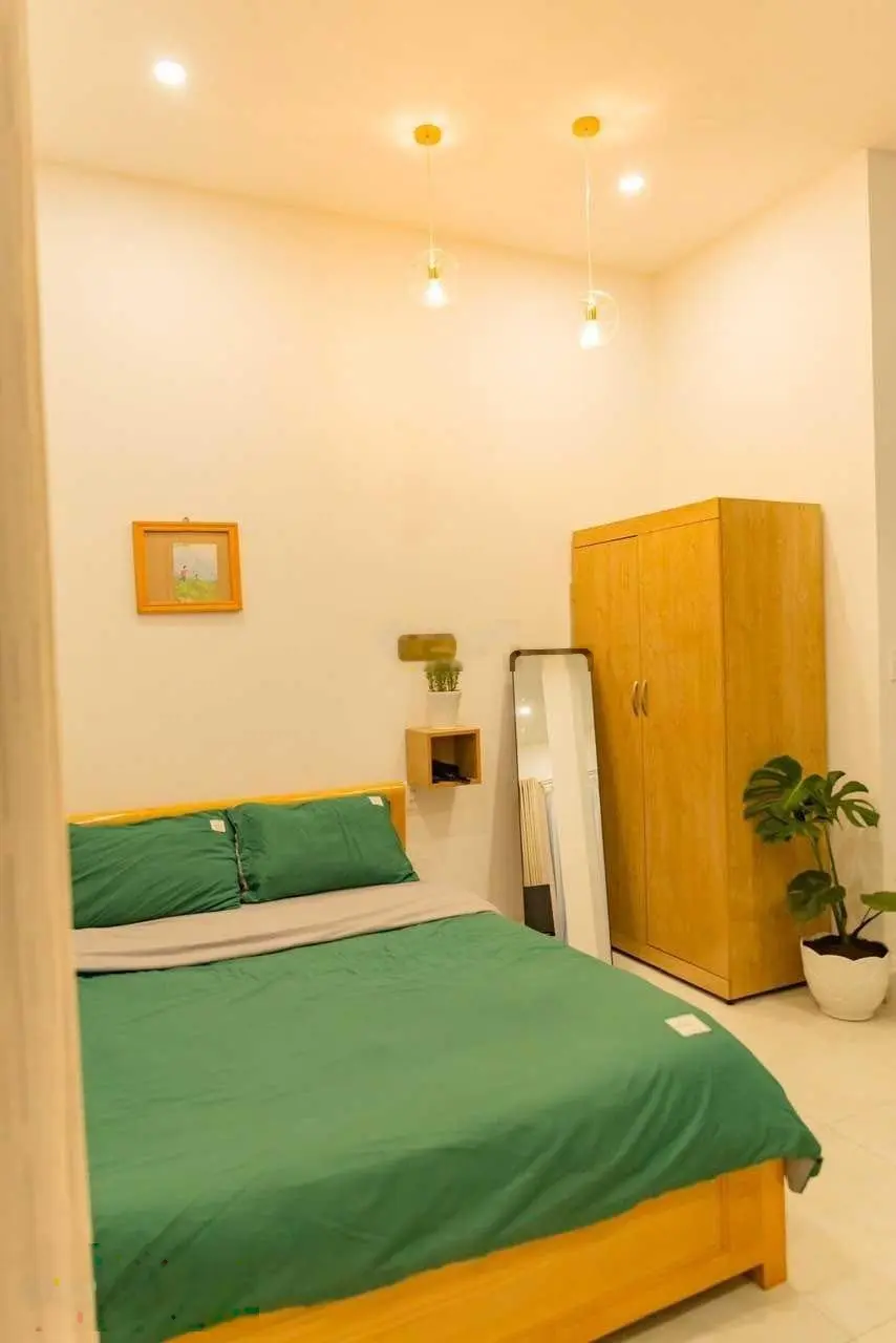 Villa 3 tầng sân vườn Mai Anh Đào, P8, hẻm ô tô, 12x17m, giá 12.5 tỷ TL