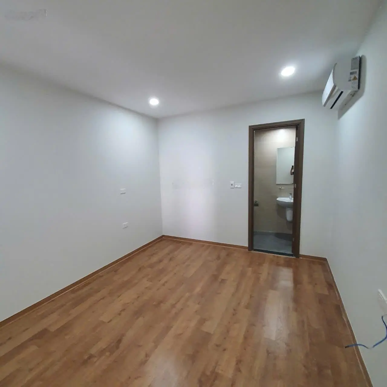 Căn hộ chung cư Rose Town giá 4,8 tỷ VND tại Hoàng Mai, Hà Nội
