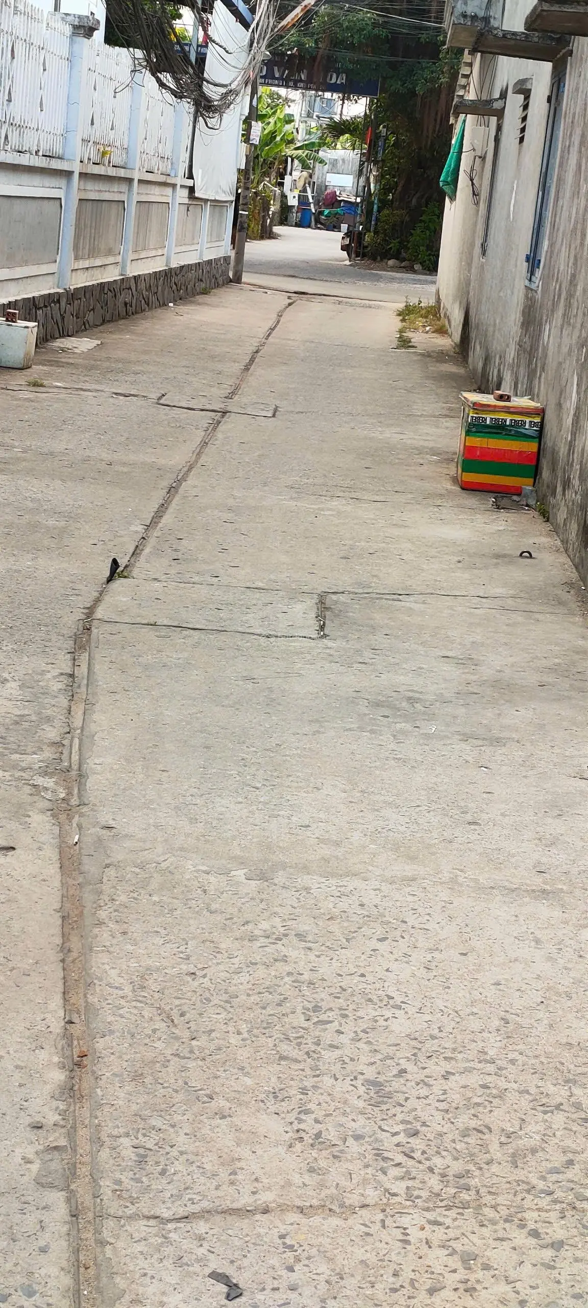 Bán nhà Đình Phong Phú, TNP B, Q9, Tp.Thủ Đức. DTSD: 90m2, 2lầu, SHR, hoàn công, nở hậu, nhà mới