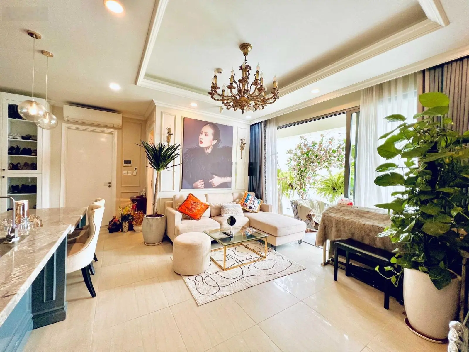 Bán gấp căn hộ 2PN full nội thất đẹp, tầng trung view hồ bơi tại Đảo Kim Cương - Diamond Island Q2