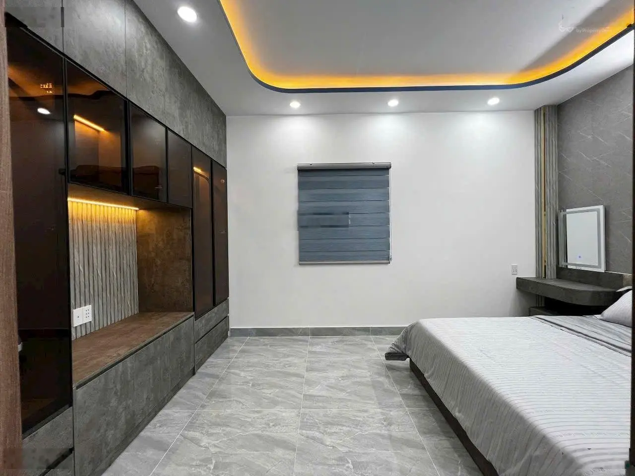 Nhà mới xây thiết kế hiện đại xe hơi ngủ trong nhà đường Huỳnh Tấn Phát - TT Nhà Bè