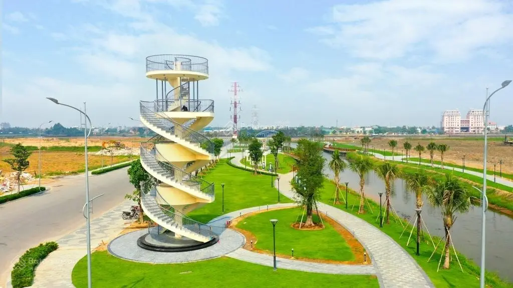 Chính chủ cần bán gấp mặt tiền khu đô thị Vạn Phúc City - DT 12x50m - HĐT 1.5 tỷ/năm - Giá 39 tỷ TL