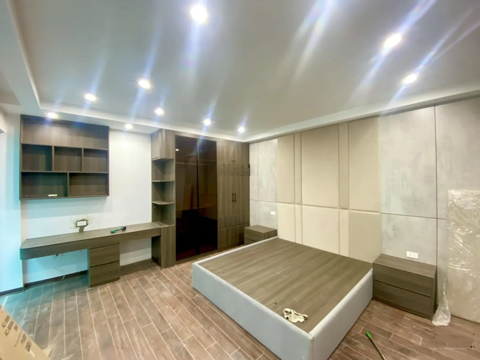 Hàng hiếm. 7 tầng thang máy quận thanh xuân. ô tô đỗ cửa - kinh doanh. giá 12.5 tỷ.