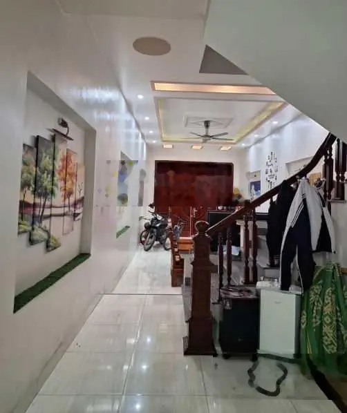 Siêu rẻ nhà 3 tầng mặt tiền 4m đằng sau thoáng, khu dân cư dân trí cao, phù hợp ở và kinh doanh