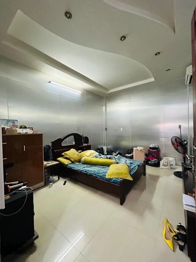 Nhà mặt phố giá rẻ hơn hẻm. Bán nhà mặt tiền, ngang 8m, tặng nhà 2 tỷ, đường Phạm Thế Hiển, Quận 8