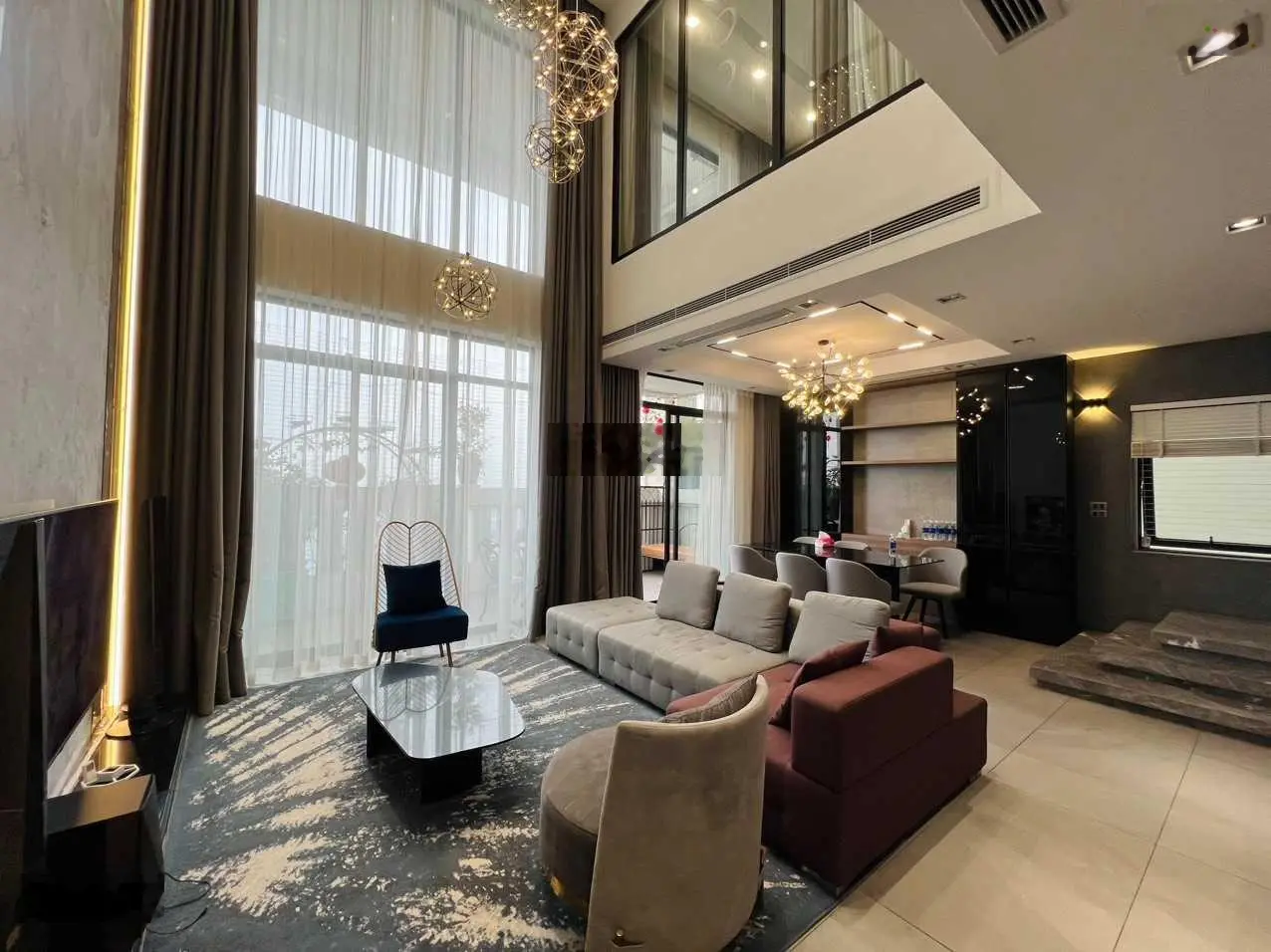 (Chính chủ) chào bán Duplex Roman Plaza 189.1m2 full nội thất cao cấp vị trí trung tâm quận Hà Đông