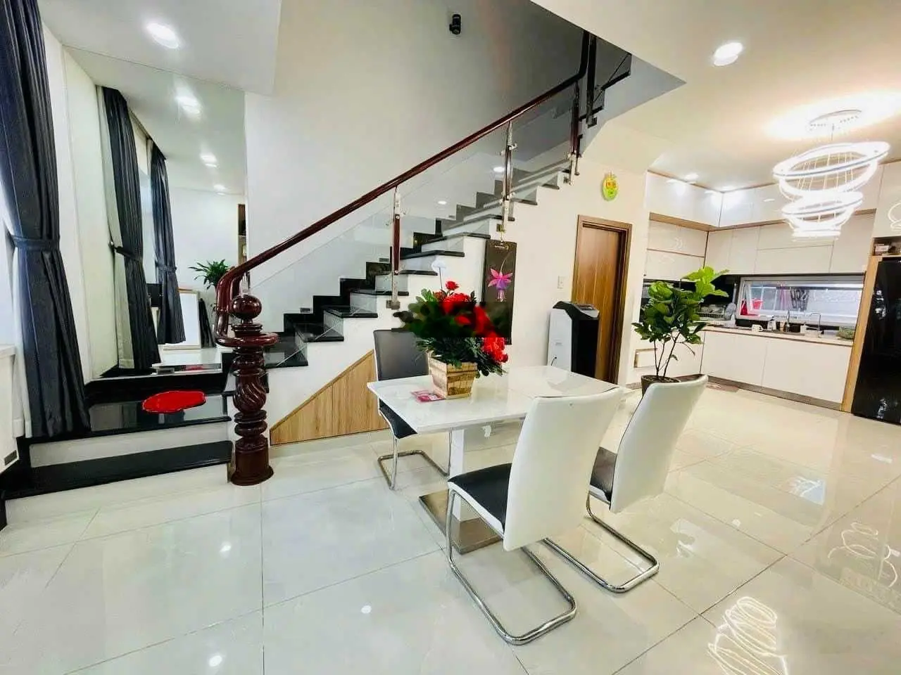 Tôi chính chủ cần bán căn nhà phố Lovera Park 4PN - 4WC 5x16m full NT, giá 7tỷx. LH: 0907 705 ***