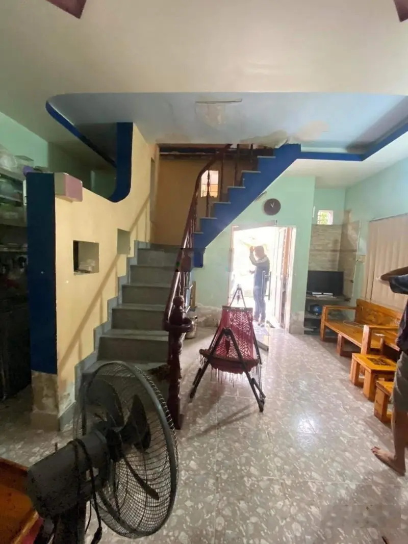 Tin thật: Nhà 2 tầng cũ, hẻm xe hơi thông, 5.5x21m không QH, mộ Bình Chiểu, Thủ Đức
