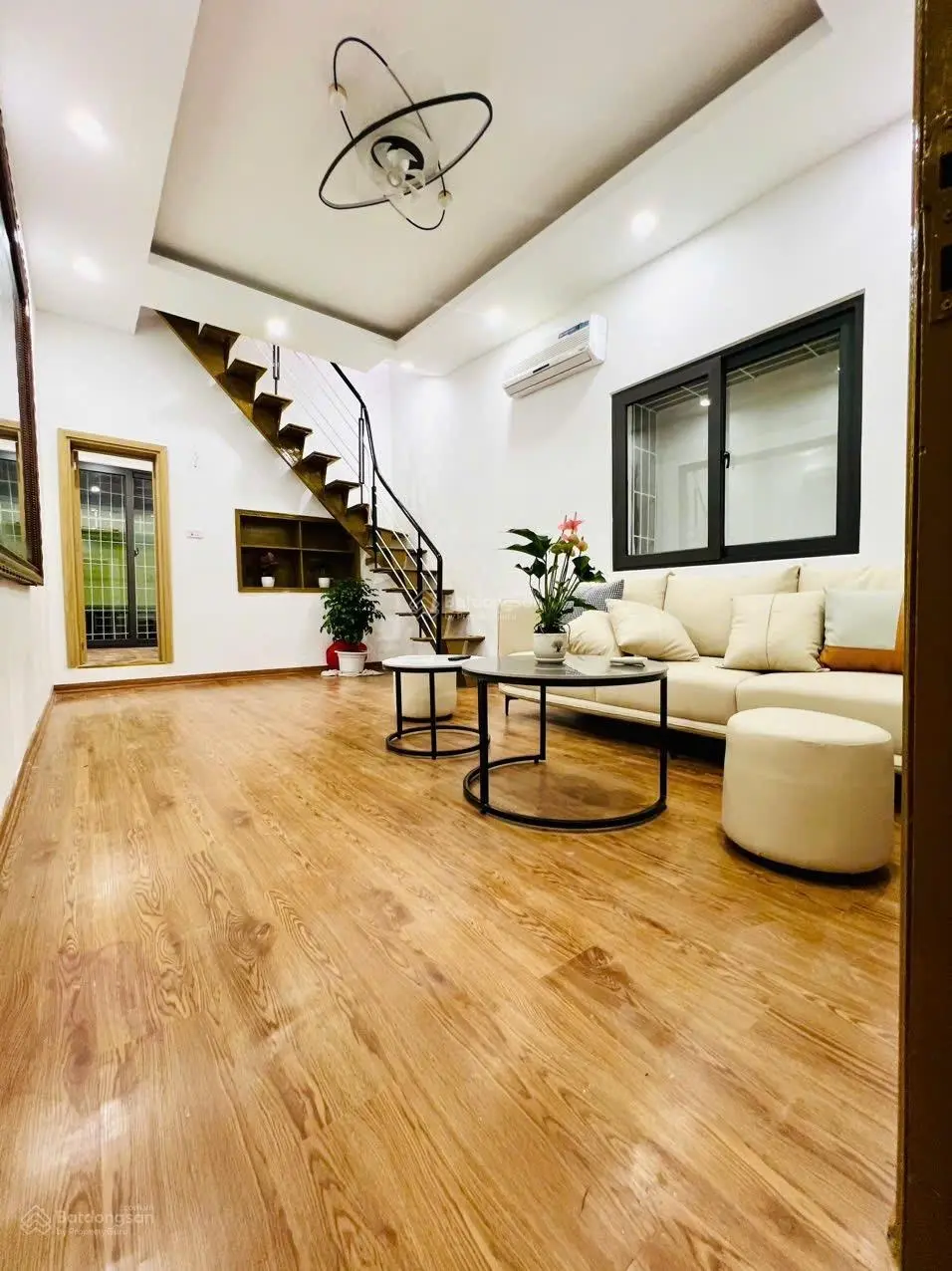 Bán tập thể Kim Mã, Đào Tấn, Ba Đình, gần Lotte, nhà siêu đẹp, full nội thất, 2 ngủ, giá nhỉnh 3tỷ