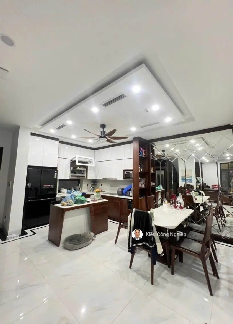 Bán nhà đẹp phố Kim Đồng DT 145m2, MT 12m, gara, thang máy, ở sướng