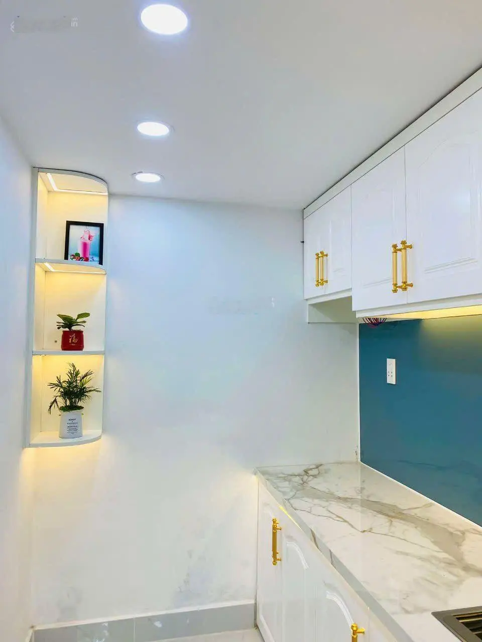 Nhà hiếm - 2 tầng 2 phòng 2 WC - sổ hồng riêng - hoàn công đủ - Ngân hàng hỗ trợ vay