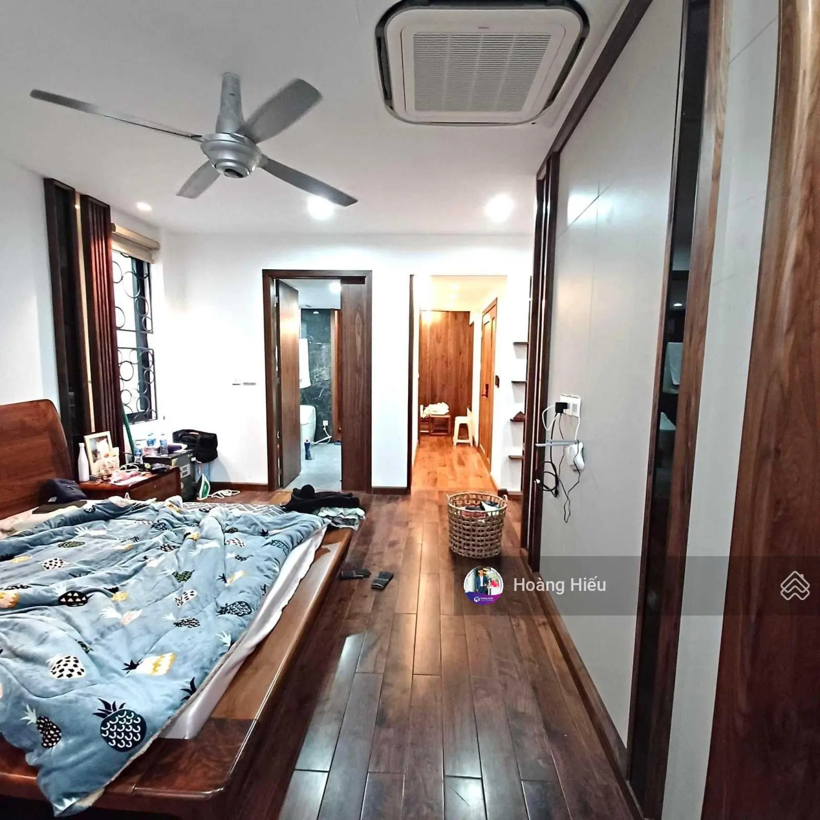 Bán nhà đẹp Cầu Giấy ở luôn, sát phố, gần ôtô, tặng nội thất, 2 thoáng, ngõ to thông, 38m2 x 5 tầng