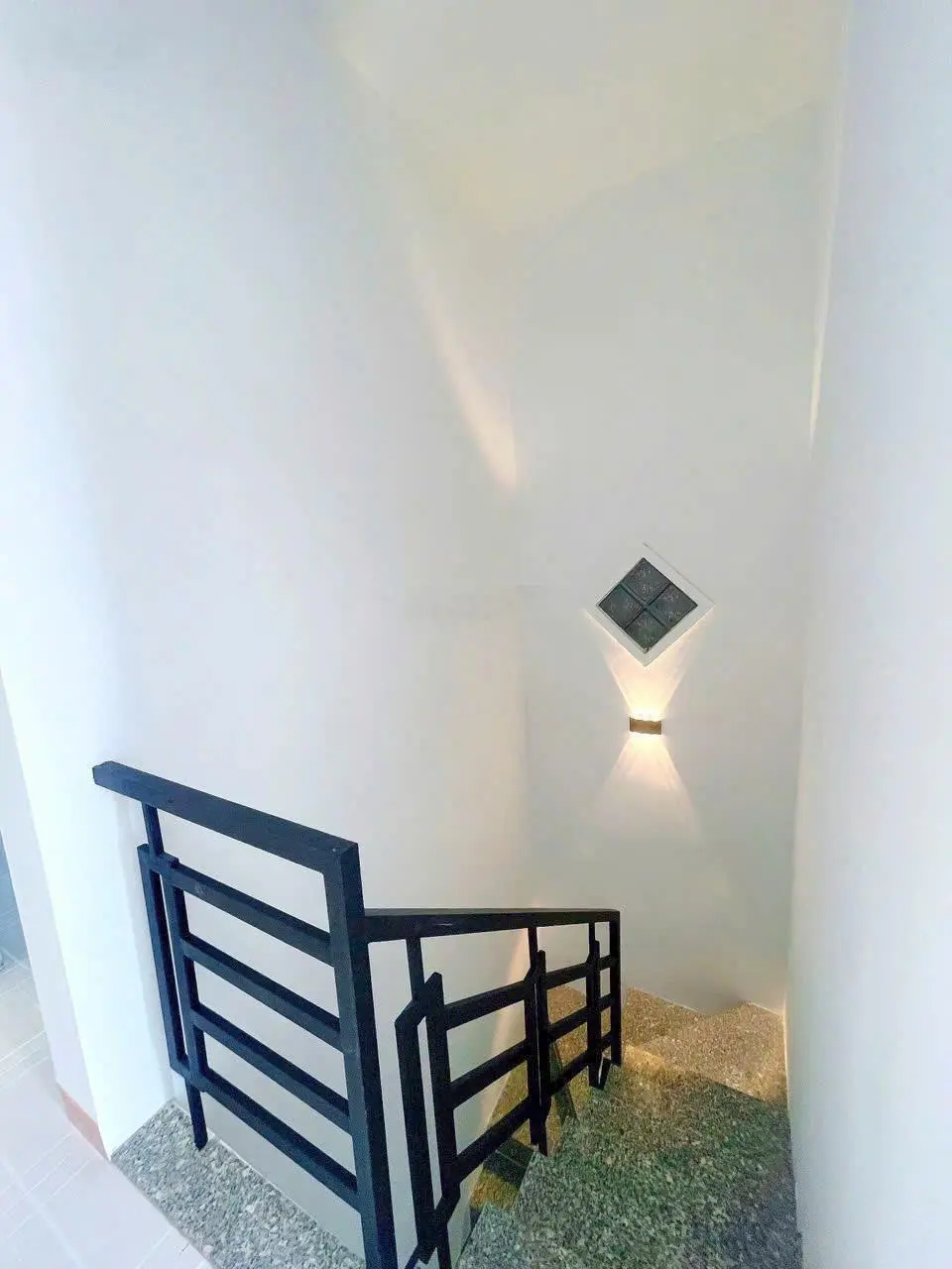 Tài chính chỉ hơn 2 tỷ mà sở hữu nhà 3 tầng thuộc phường phước hải, tp nha trang.