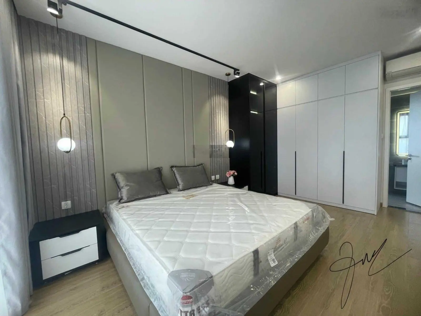 Chính chủ bán căn Hoa Hậu 161m2 - 4PN- BRG tầng đẹp, giá Tốt chỉ 13,8 tỷ!