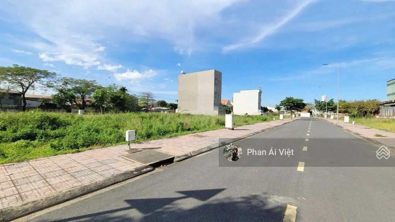 Ngộp vốn bán đất,gần công viên Phường 5,Đ.Hàm Nghi,Tp.Bạc Liêu,550tr/100m2,SHR,Full thổ cư