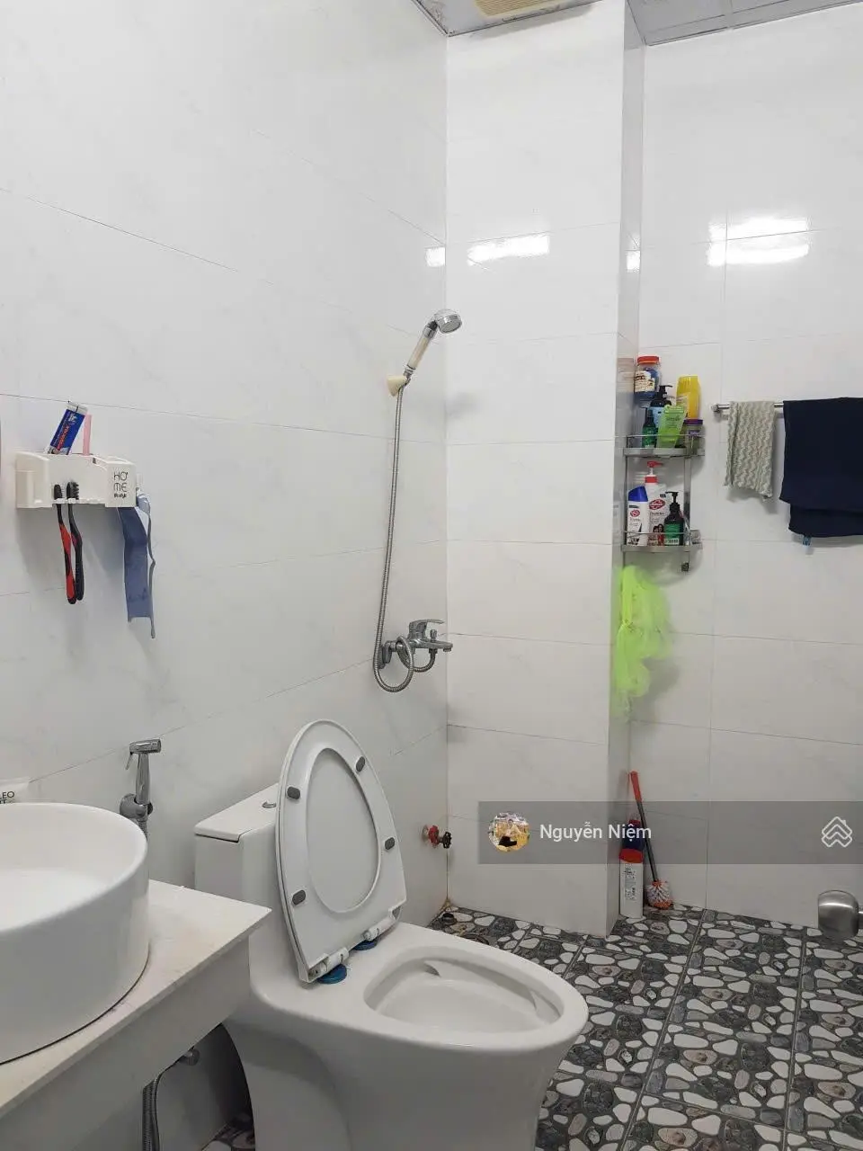 Cần bán ngôi nhà tâm huyết 3 tầng 1 tum khu tập thể Không Quân Dt 60m2 nhà còn mới giá 4tỷ599 TL