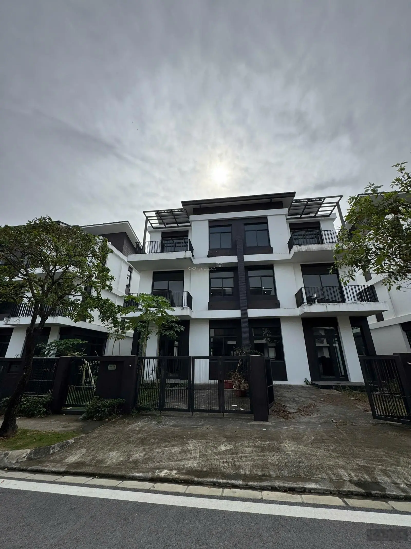 Chủ cần bán gấp căn biệt thự tại Hà Đô Charm villas