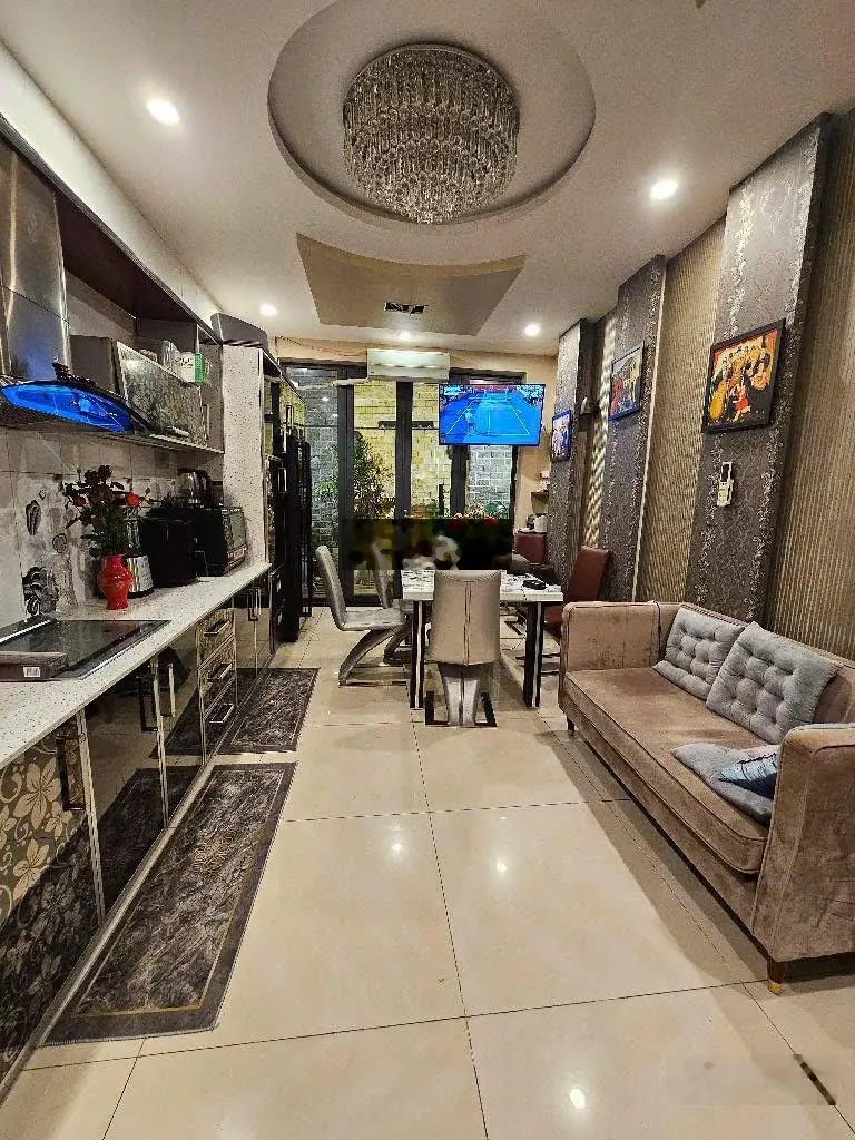 Nhà đẹp quận Hoàn Kiếm cách ô tô chỉ 50m khu vực vip giá chỉ 12.9 tỷ tiện ích xung quanh
