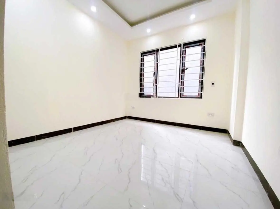 Cc mở bán 5 căn phố Giang Chính cách cầu Mai Lĩnh 600m, giá chỉ 2.15 tỷ, 40m2