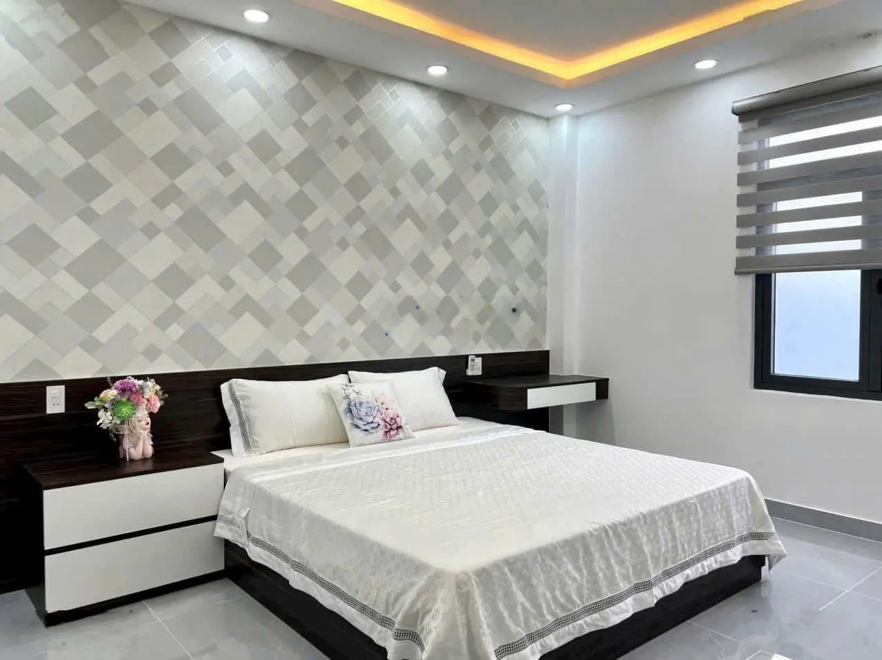 Chốt lẹ nhà tại Nguyễn Thị Thập, Tân Phong, Quận 7/ giá cực tốt DT 52m2/ sổ riêng