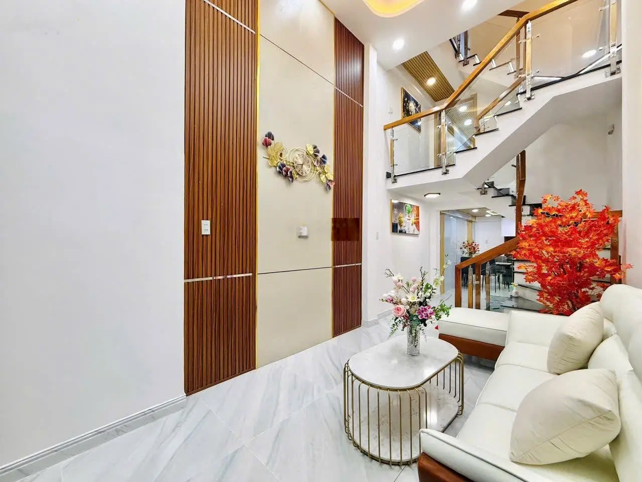 Cần bán gấp nhà ở Phan Xích Long, Phường 2, Phú Nhuận. Giá 2.35 tỷ. DT: 40m2, 2 tầng, 2 phòng ngủ.
