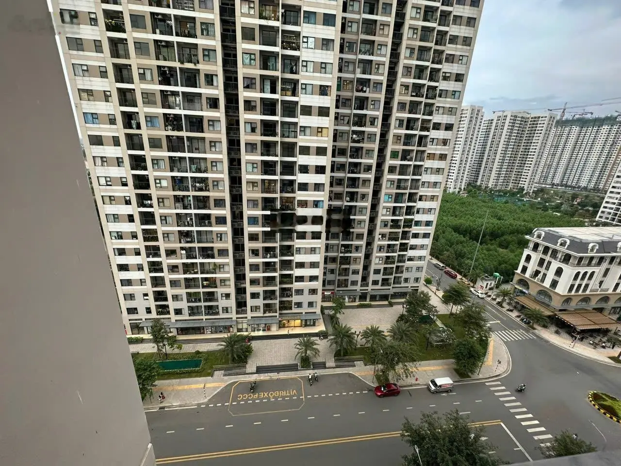 Căn 2pn + có sổ hiếm hoi ở phân khu Origami, tầng trung giá chỉ 3 tỷ 1