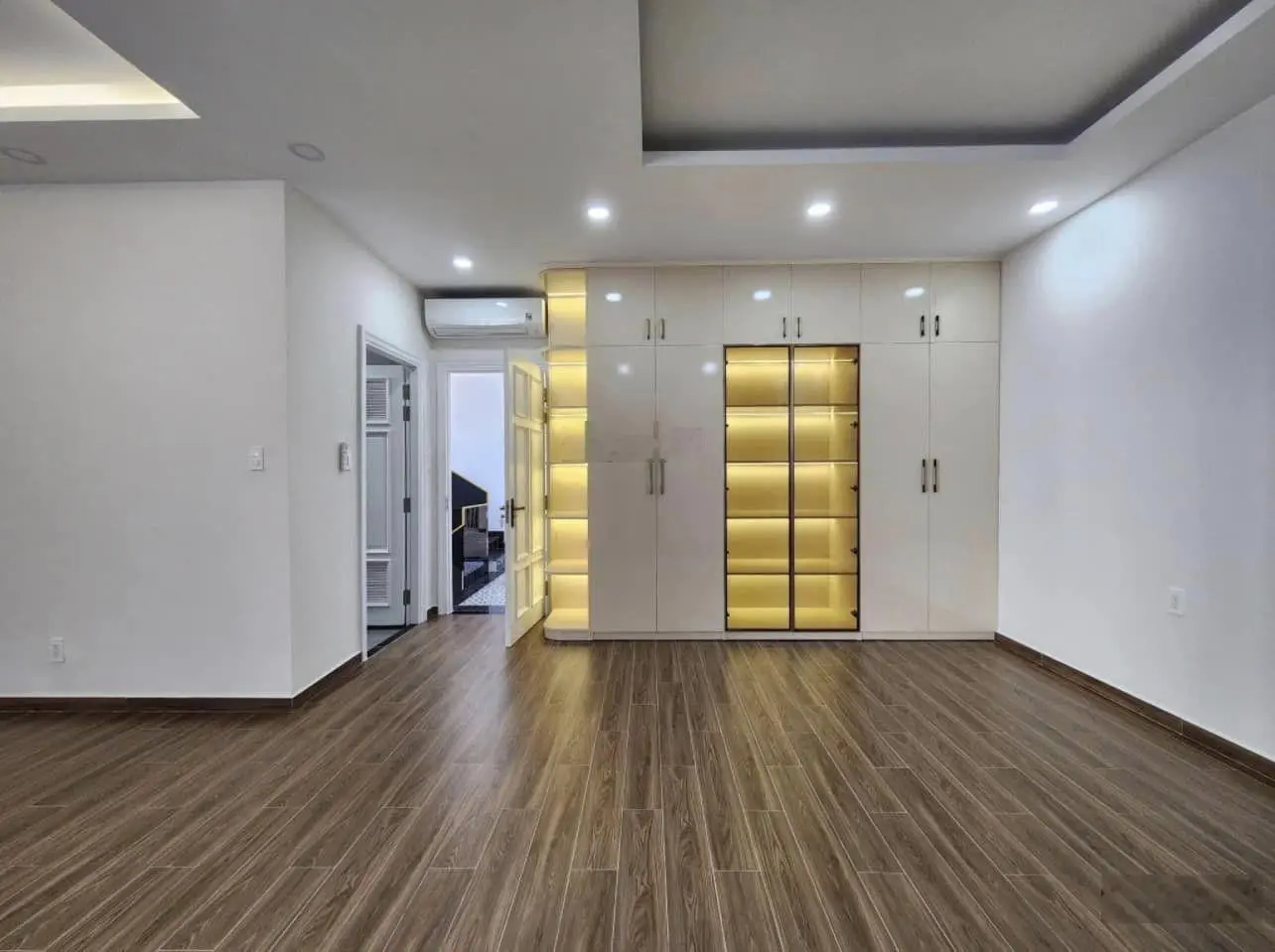 Biệt Thự Đối Diện CV , Đường số 32a , Khu Tên Lửa , Gần AEON Bình Tân , 10x20 , 2.5 Tấm , 28 Tỷ
