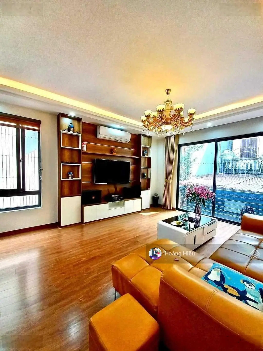 Bán nhà Cầu Giấy 6 tỷ, mới đẹp, 30m ra oto, ngõ to, lô góc 2 thoáng, tặng nội thất, 44m2, 5 tầng