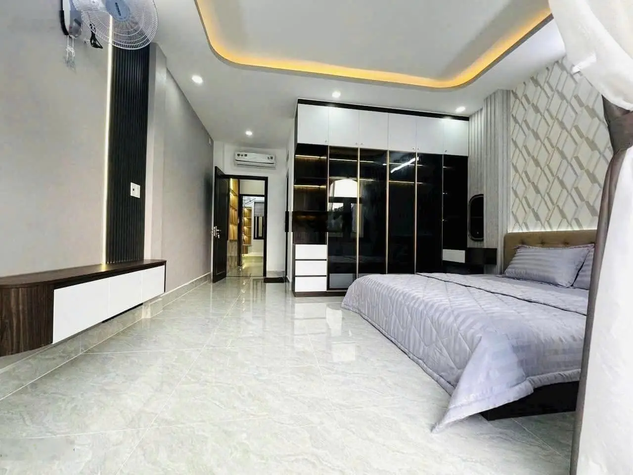 Đậu visa cần bán nhà Đường Phan Huy Ôn P. 19 Bình Thạnh DT 5x12m KC 1 trệt 3 lầu 4PN 5WC