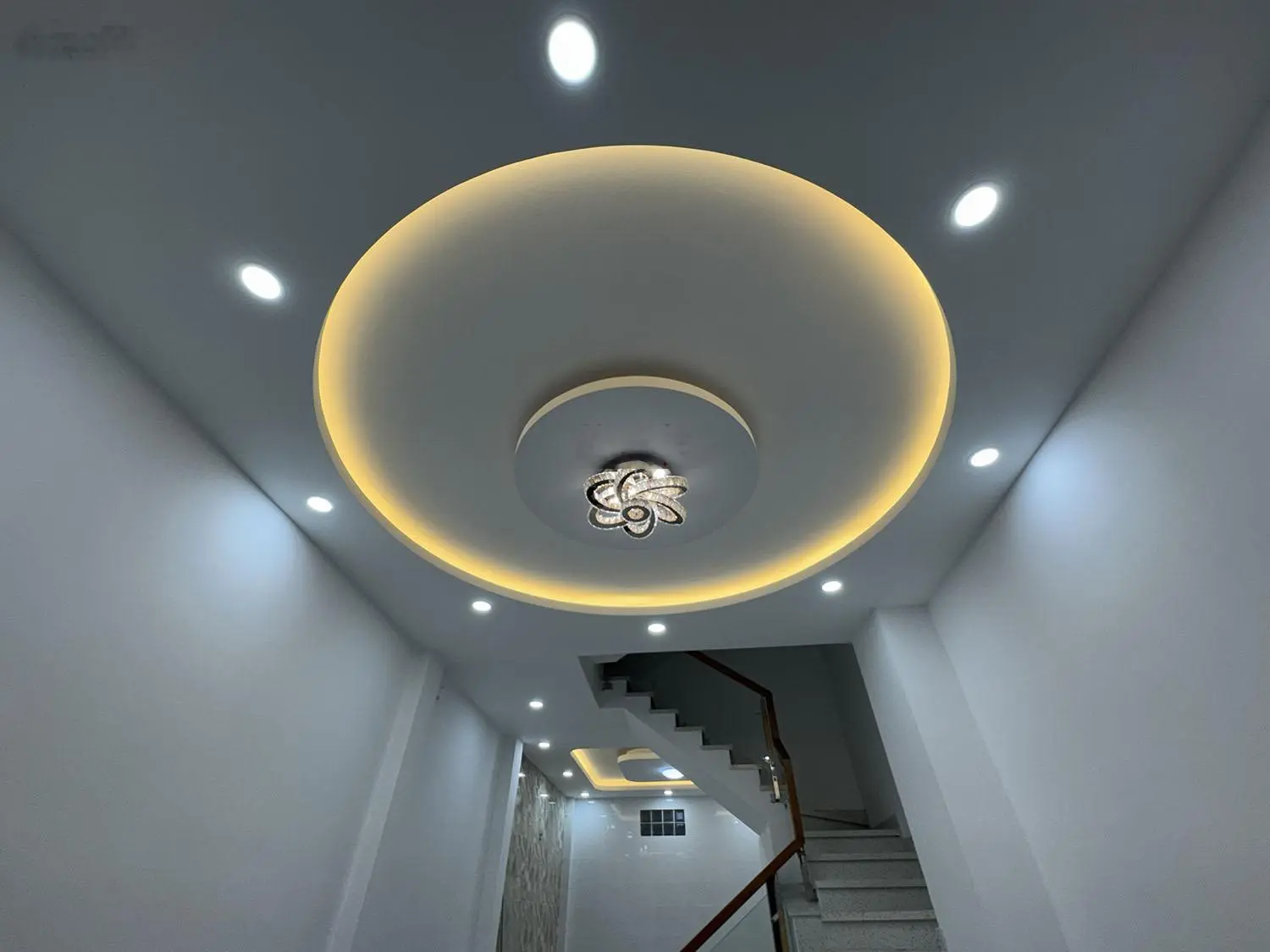 Tuyệt phẩm đẹp lung linh 3 lầu (4mx12m=48m2 vuông vức) mới 100% hẻm xe hơi khu VIP Hồ Xuân Hương