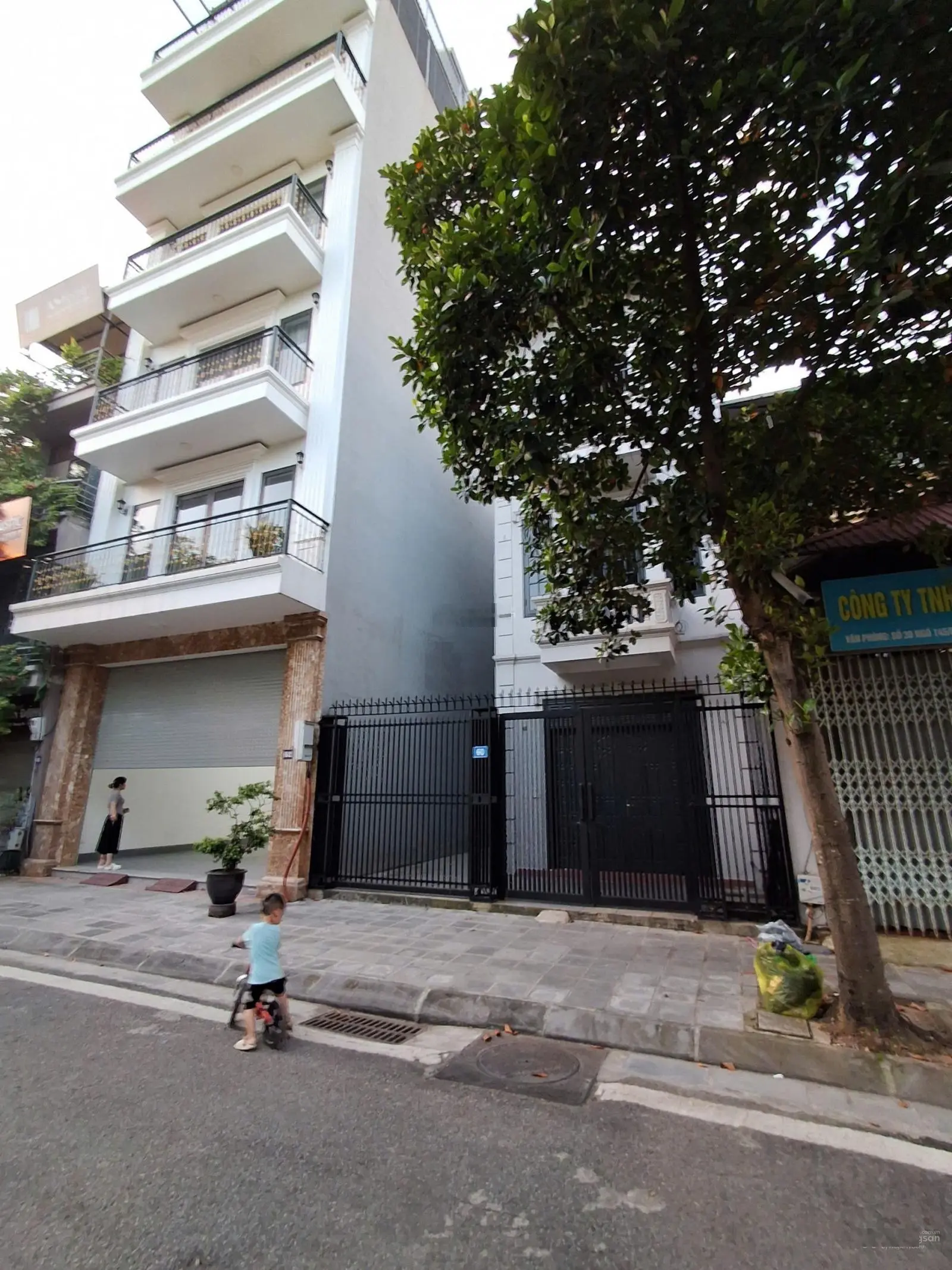 Cần Bán nhà TĐC Phố Trạm, Long Biên. View vườn hoa, vỉa hè, Kinh doanh. DT 80m2, MT 5m, giá 21.5 tỷ