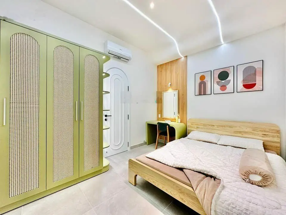 Bán nhà ngay MT 3 Lầu Đ. Huỳnh Lan Khanh, phường 2, Tân Bình, diện tích 71m2, SHR, 0896 465 ***