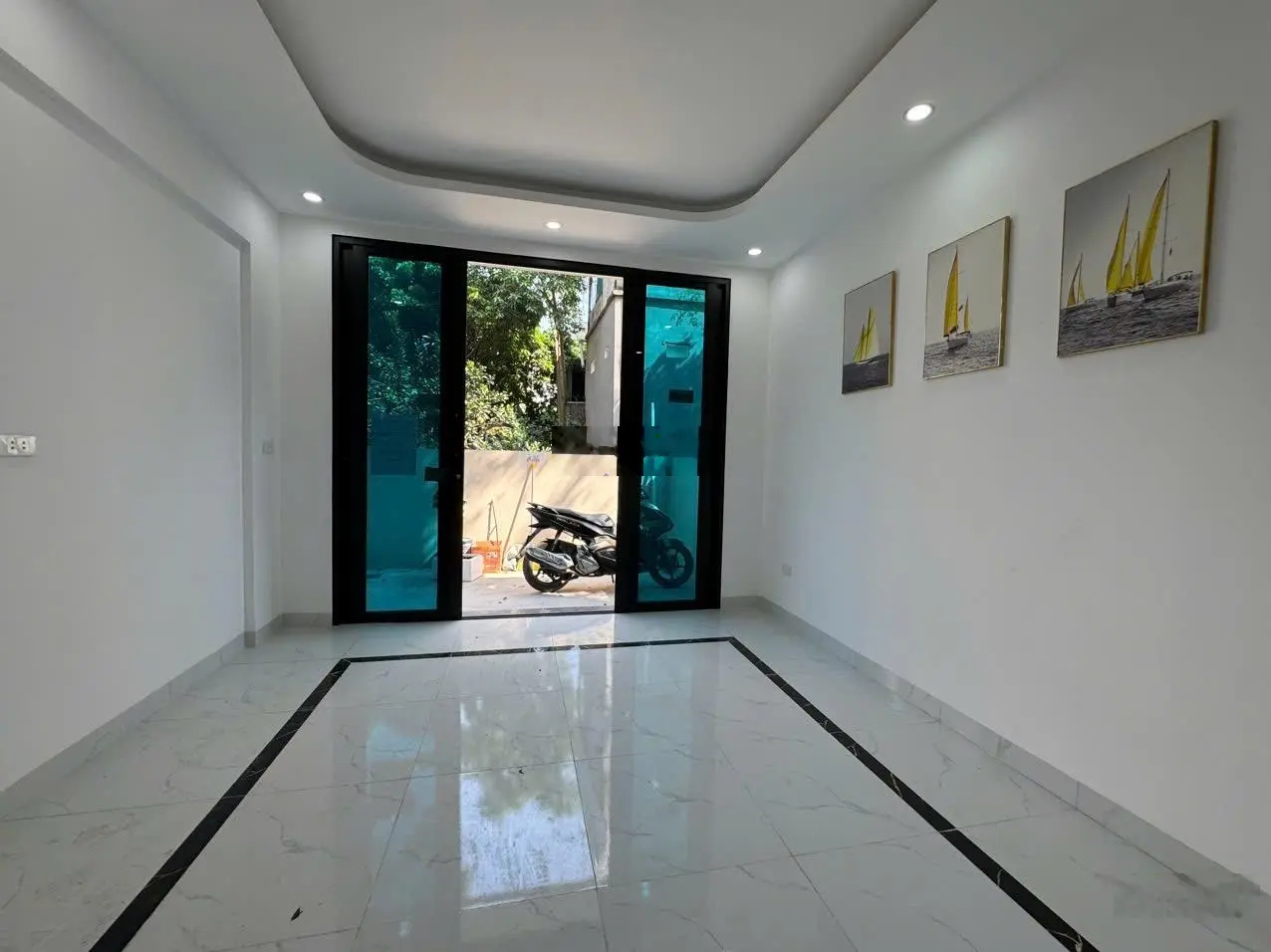 Nhận nhà mới đón tết 2025 - Phượng Đồng Phụng Châu. Nhà xây 3 tầng 39m2 ô tô đỗ sát - sẵn sổ đỏ