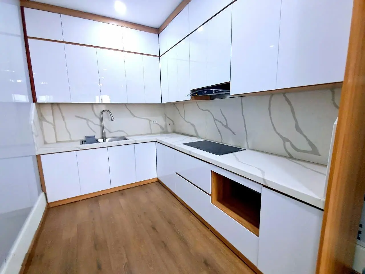 8.15 tỷ - 45m2 - 6 tầng mới - thang máy - Bạch Mai - Hồng Mai - HBT 0985826871