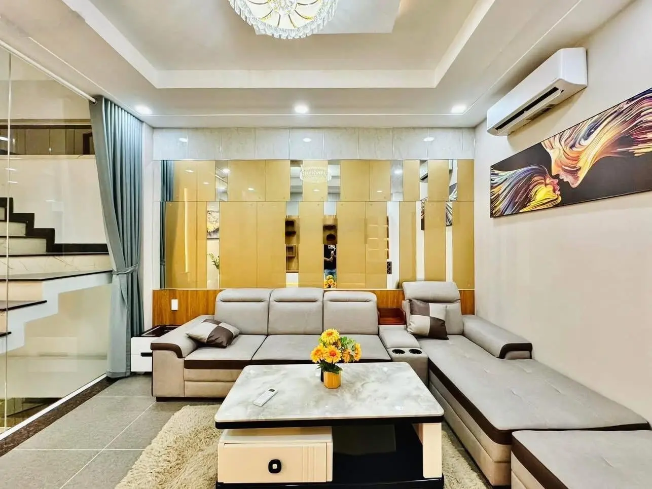 Bán nhà tuyệt đẹp đường Bàn Cờ, p3, Quận 3, 65m2, 2tỷ350, 2 tỷ350 sổ hồng riêng, sẵn hđ thuê 12tr