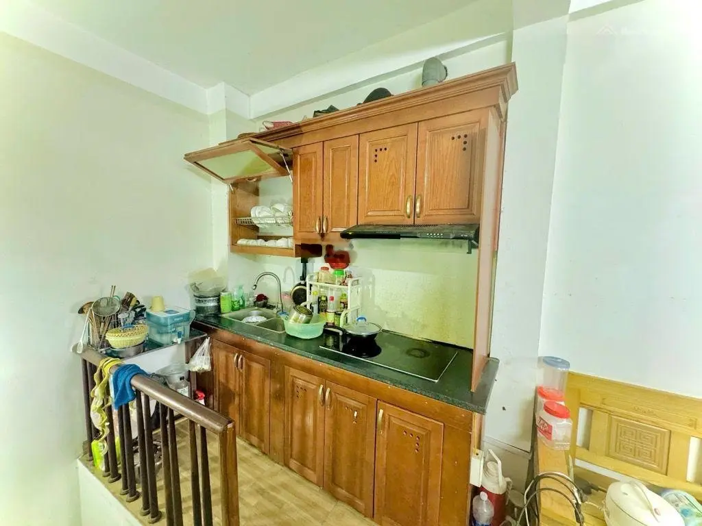 Bán nhà 6 tầng, dt 30m2/ 1 tầng, cách 1 nhà ra phố Vĩnh Hưng, bao quy hoạch.