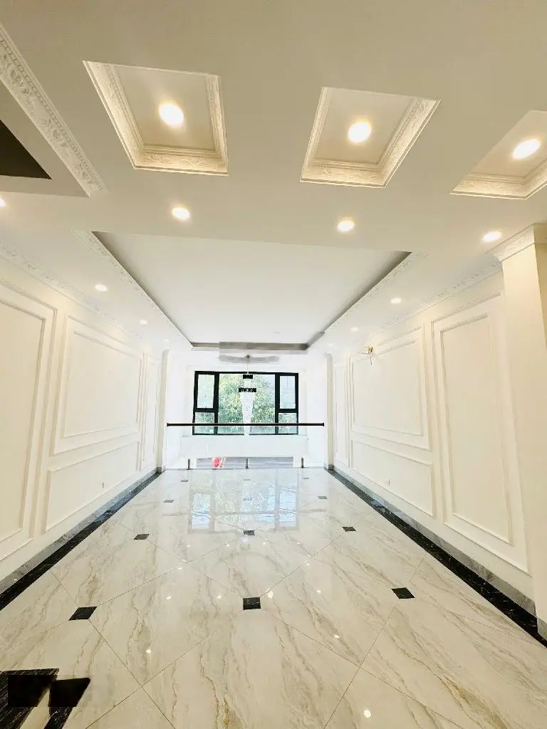 Đàm quang trung mặt phố -vỉa hè 5m- kinh doanh bất chấp - toà nhà 7 tầng thang máy - tiện ích