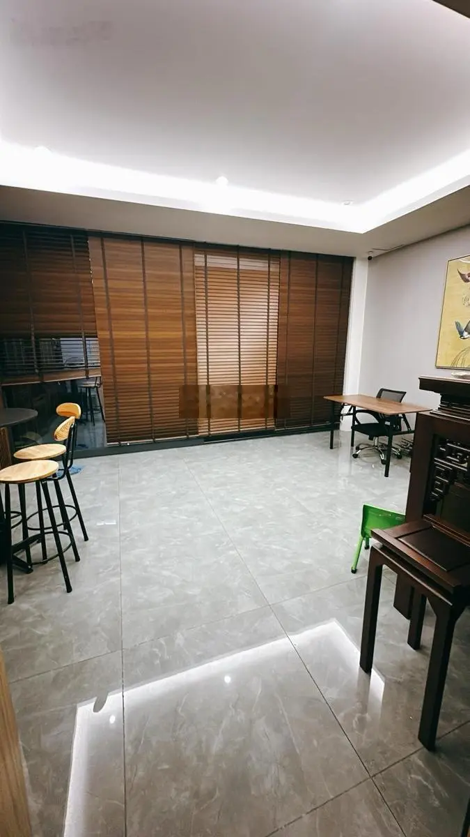Bác Hùng nhà em cần bán gấp nhà phố Yên Lạc 80m2 6.5 tầng MT 6.1m giá 26.5tỷ, vỉa hè ô tô tránh