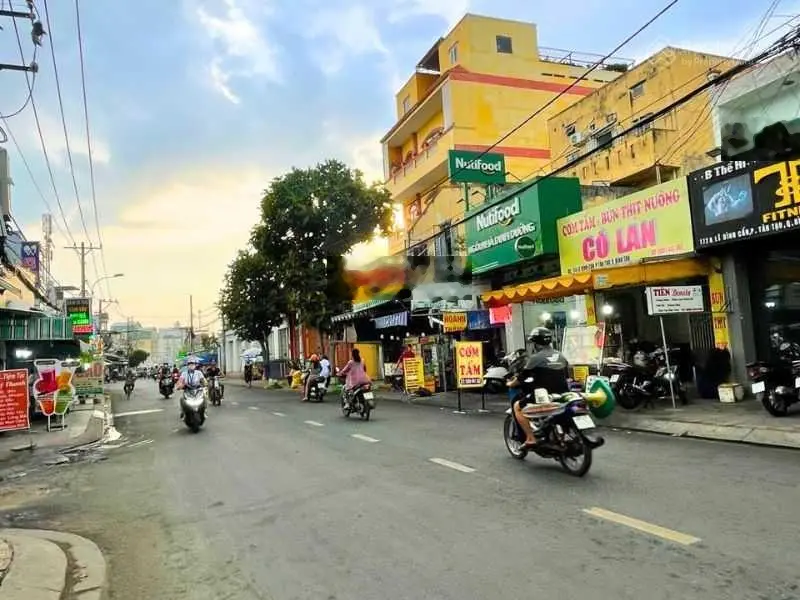 VIP, đất, nhà cấp 4 có 2 mặt tiền đường Lê Đình Cẩn, xây dựng 9 tầng, dòng tiền 600tr/tháng