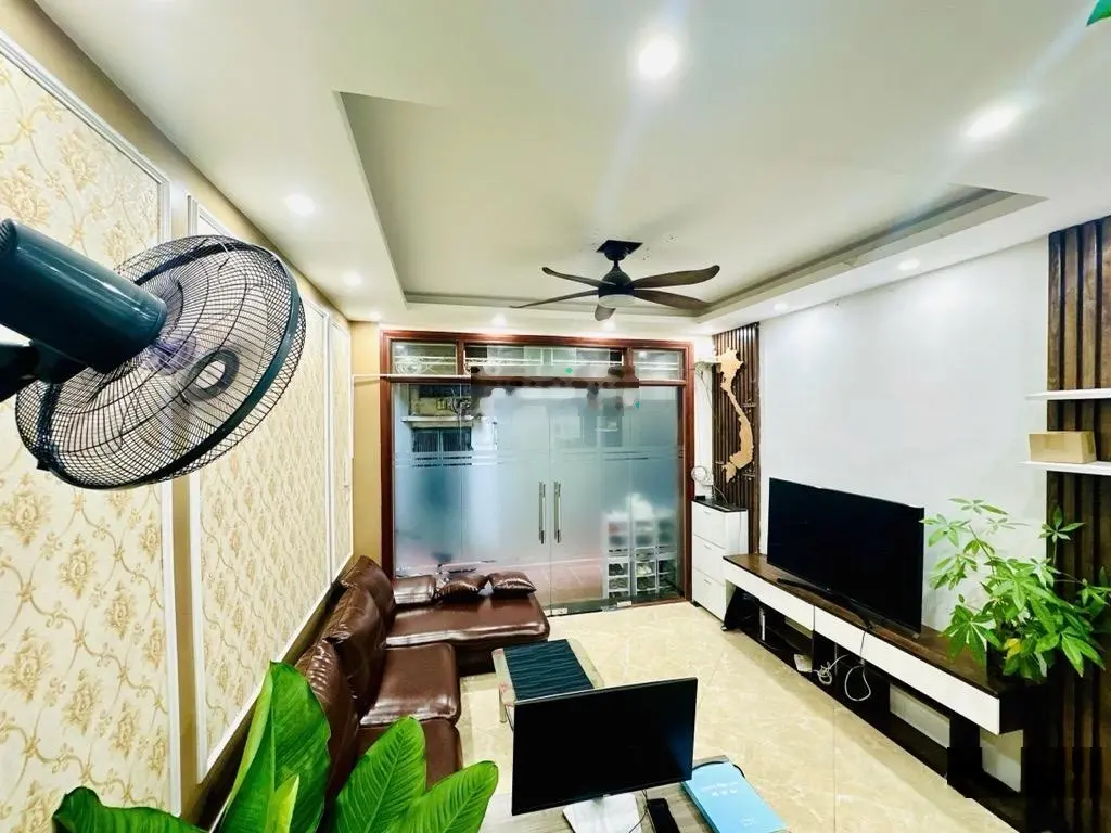 Lô góc 3 thoáng, ngõ nông gần phố. 33/36m2 phố Tây Sơn, chào 8.4 tỷ còn TL. Nói k vs tin ảo