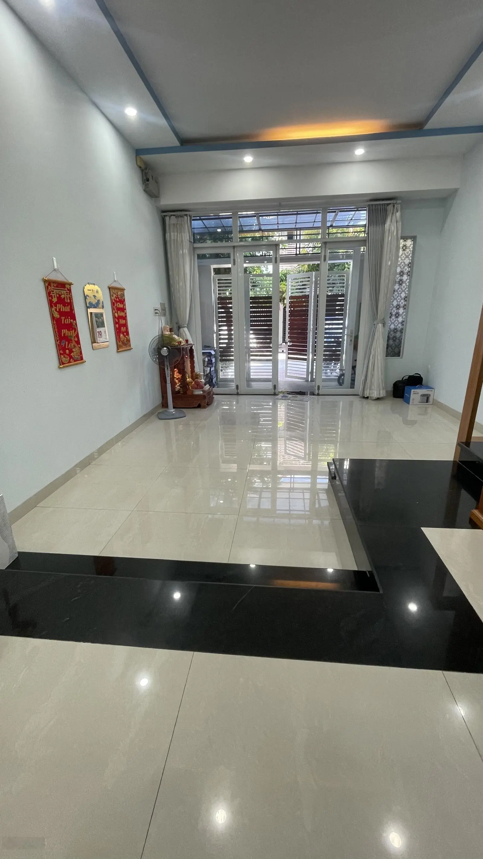 Bán nhà 3 tầng thuộc KĐT Vĩnh Điềm Trung, Nha Trang chỉ 5,6 tỷ
