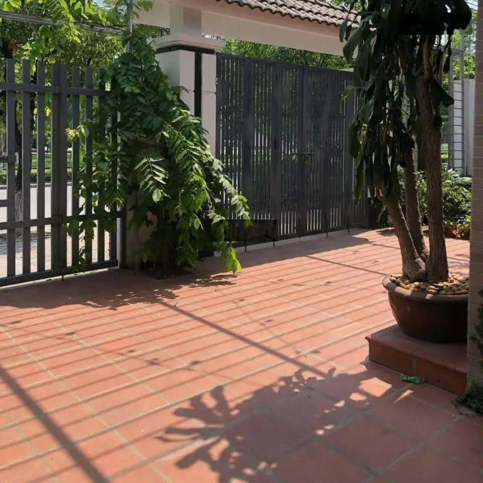 Bán biệt thự kđt Văn Phú, Hà Đông, Giá 47 tỷ, DT 200m2, MT 10m, VIEW công viên