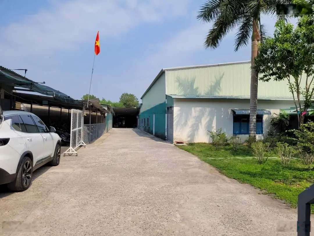 Bán nhà xưởng 3315m2 có 398m2 thổ cư đường xe công giá rẻ