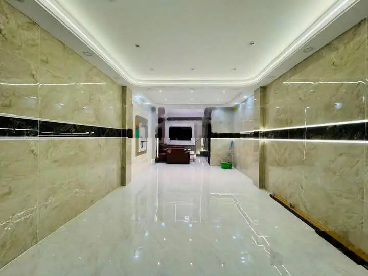 Kẹt tiền bán gấp nhà ngay mặt tiền Đường Cao Thắng-P.3-Quận 3.Giá 3tỷ760/80m2.Đang cho thuê 26triệu