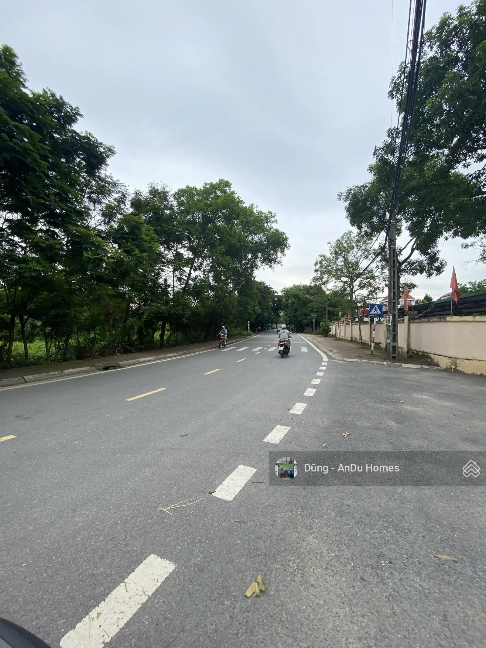 Chính chủ bán gấp mảnh đất 100m2 Đa Tốn, Gia Lâm, đường ô tô thông, vị trí đẹp, giá cả thoả thuận
