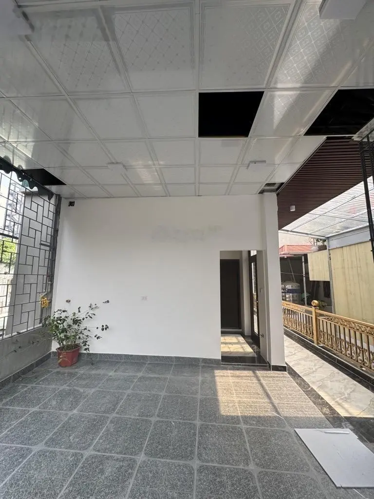 Bán nhà Đông Tác - Phạm Ngọc Thạch 125 m2 Sân vườn Ô tô đỗ cổng Ba bước ra phố Nhỉnh 110 triệu/ m2