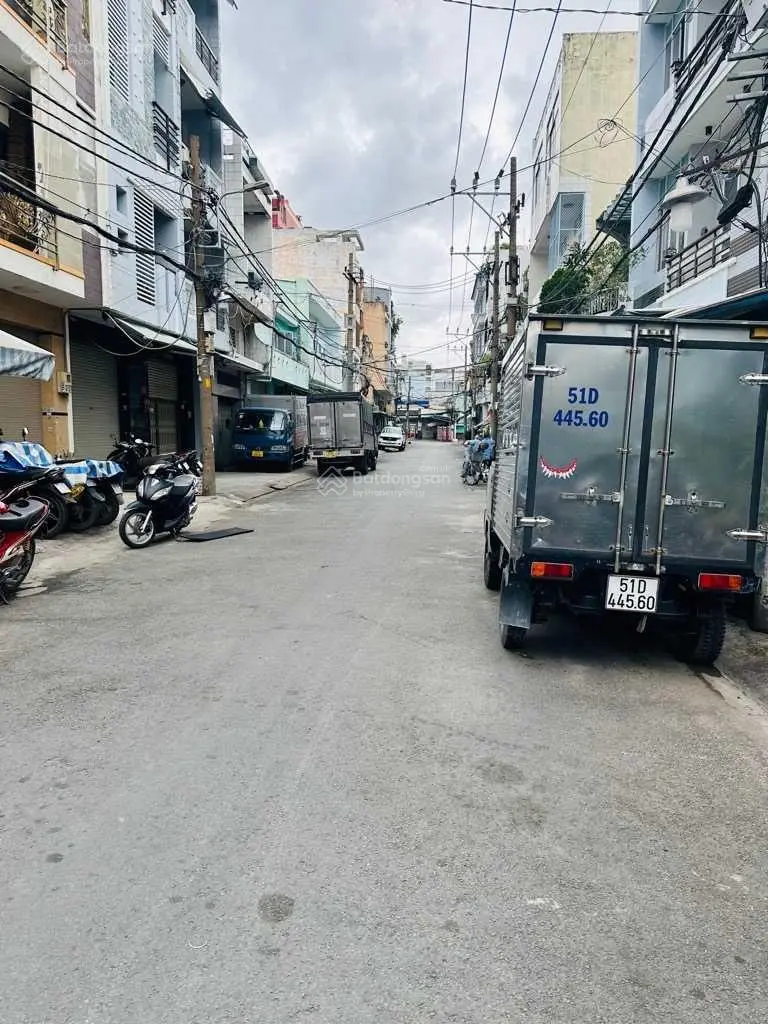 Bán nhà Ngay Âu Cơ, Chỉ 75TR/M2, Đường nhựa 8m ,185m2, Nở hậu tài lộc, Khu xây Cao Tầng.